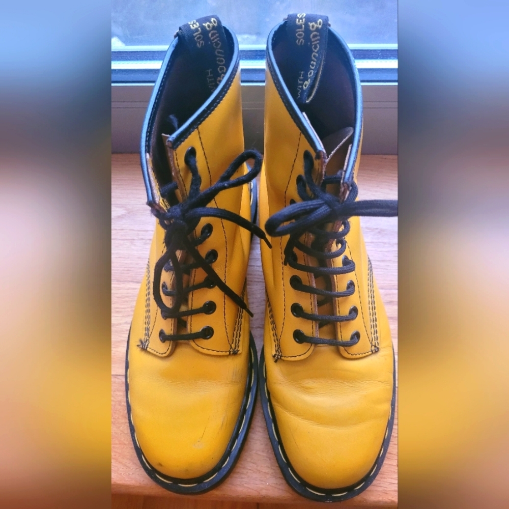 Made in England  Doc Martens/Dr. Martens 8-hole women's UK size 7/ US size 9